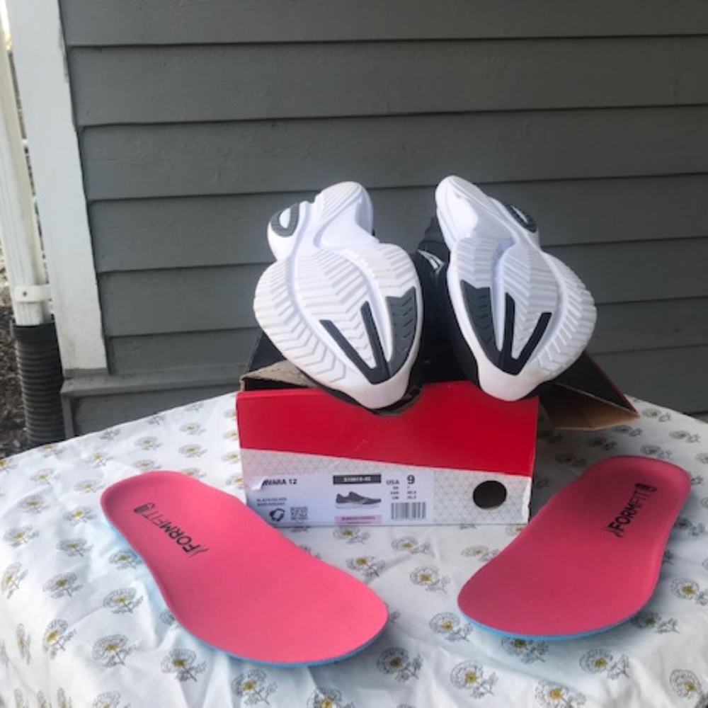 Saucony Kinvara 12 women's running shoes Black/Silver with Box